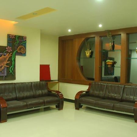 Hotel Sitara Royal Hyderabad Exteriör bild