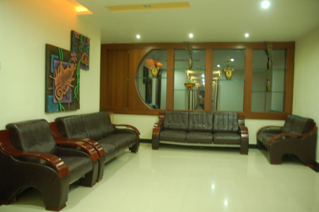 Hotel Sitara Royal Hyderabad Rum bild