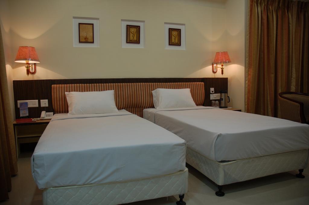 Hotel Sitara Royal Hyderabad Rum bild