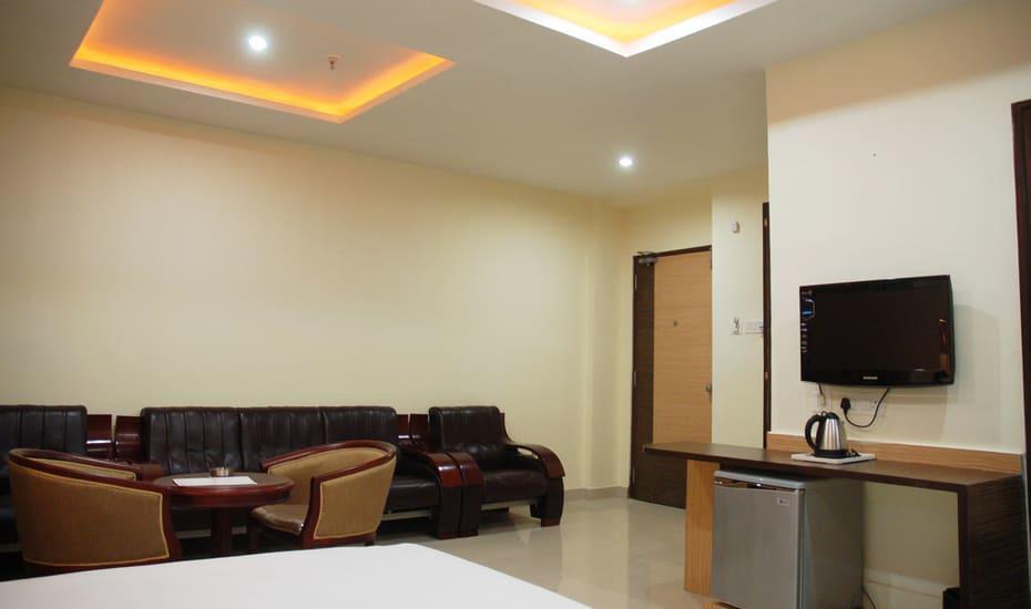 Hotel Sitara Royal Hyderabad Exteriör bild