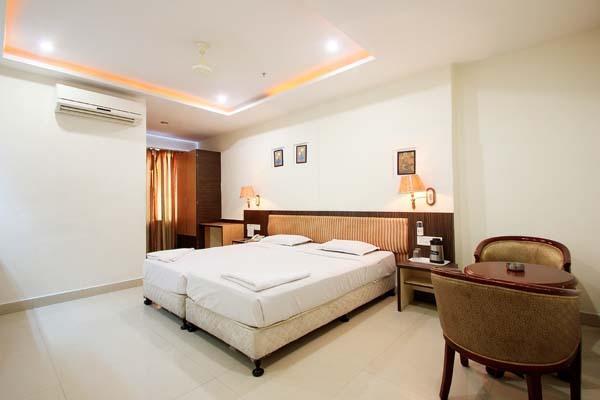 Hotel Sitara Royal Hyderabad Exteriör bild