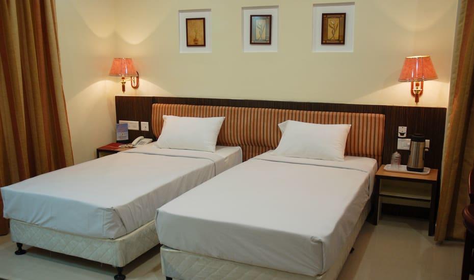 Hotel Sitara Royal Hyderabad Exteriör bild